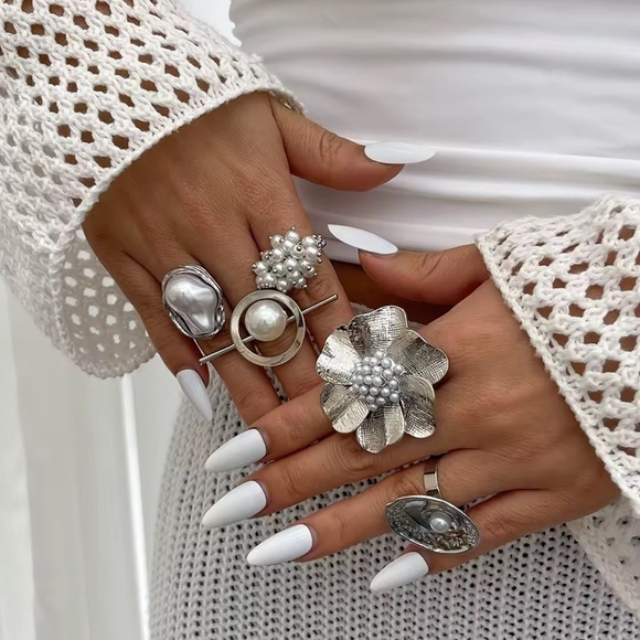 Anthropologie Flower Silver Pearl Adjustable Ring - Picture 4 of 4